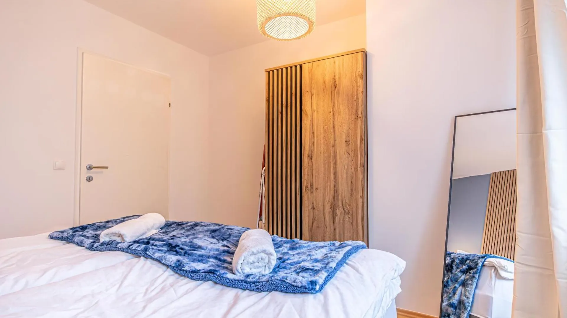 Superb Fully Equipped Apartment, 9 Min To City Center Via Metro Wiedeń Apartament
